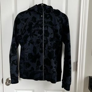 Lululemon Scuba Hoodie, Size 8, Navy/Black